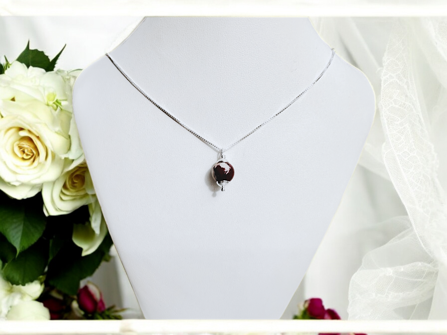 Single Moment Necklace